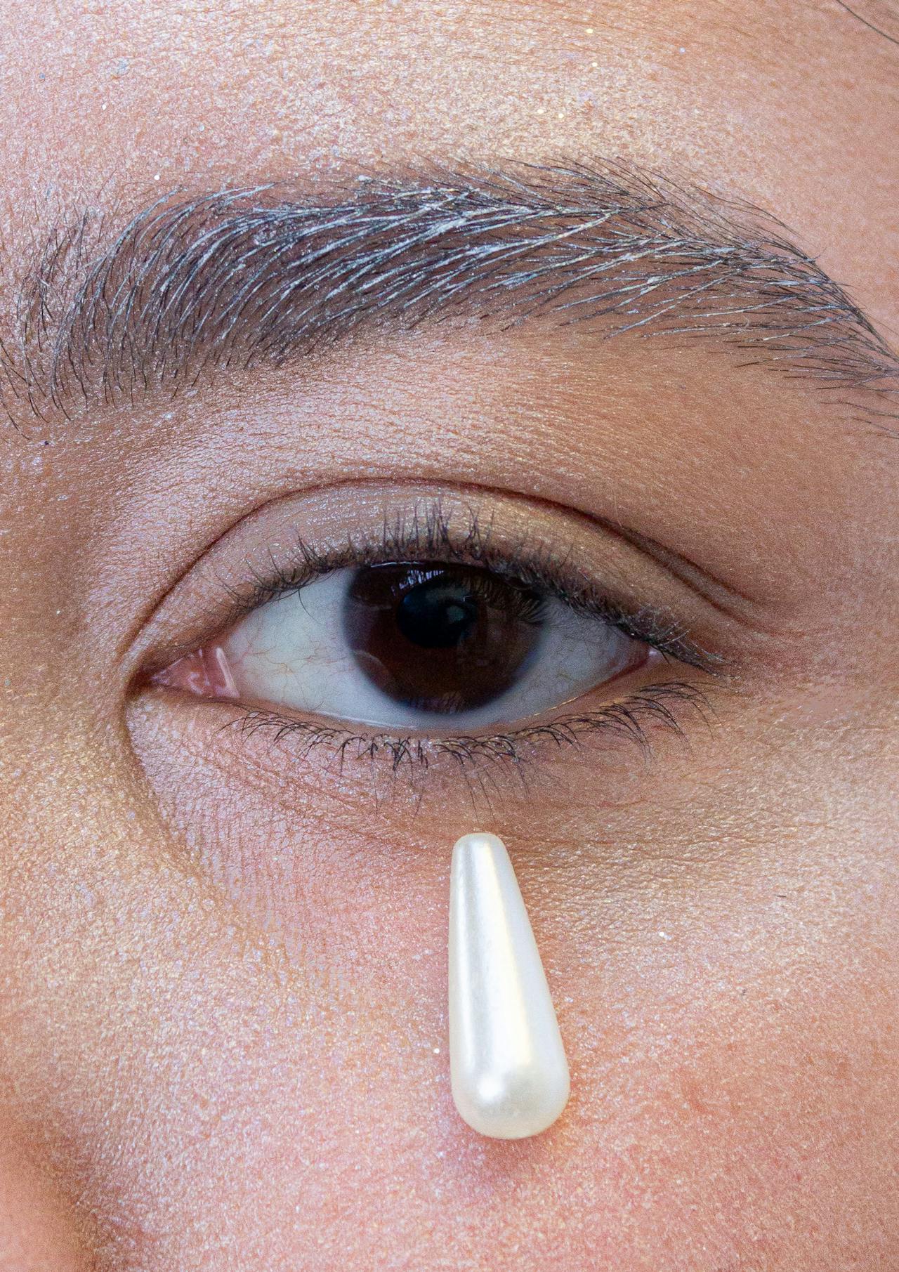 Ilustrasi pengaturan monitor yang benar